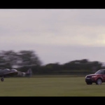 最新のレンジ・ローバーと第2次大戦中の戦闘機はどっちが速い!? 伝説の対決!【動画】 - Range_Rover_vs_Spitfire_01