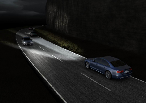 「ヘッドライトも進化する! アウディ新型A8のLEDヘッドライトに新たな提案!!」の3枚目の画像
