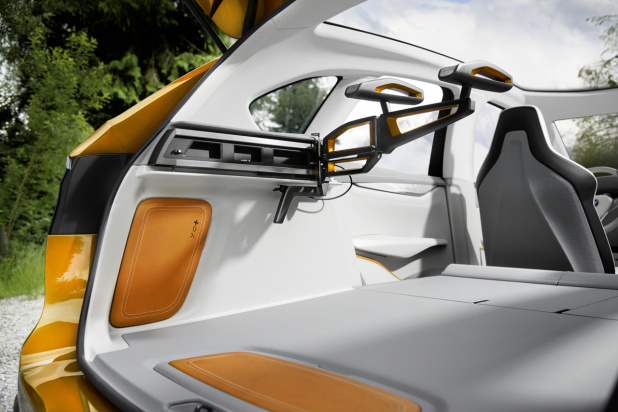 「BMWアクティブツアラーにプラグインハイブリッド「Concept Active Tourer Outdoor」を設定！」の4枚目の画像