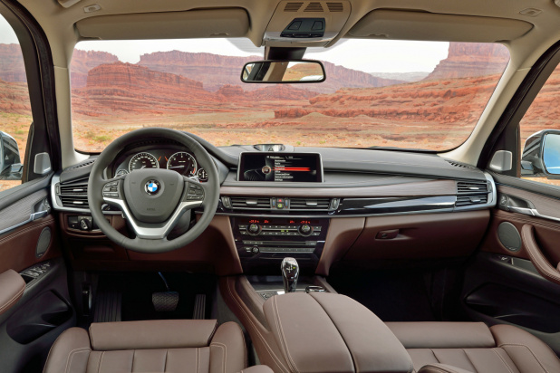 「BMW「新型X5」画像ギャラリー ハイパフォーマンスモデルから超低燃費モデルまで幅広い」の7枚目の画像