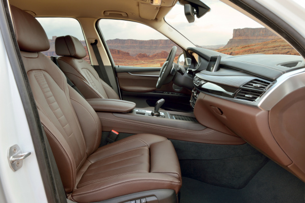 「BMW「新型X5」画像ギャラリー ハイパフォーマンスモデルから超低燃費モデルまで幅広い」の9枚目の画像