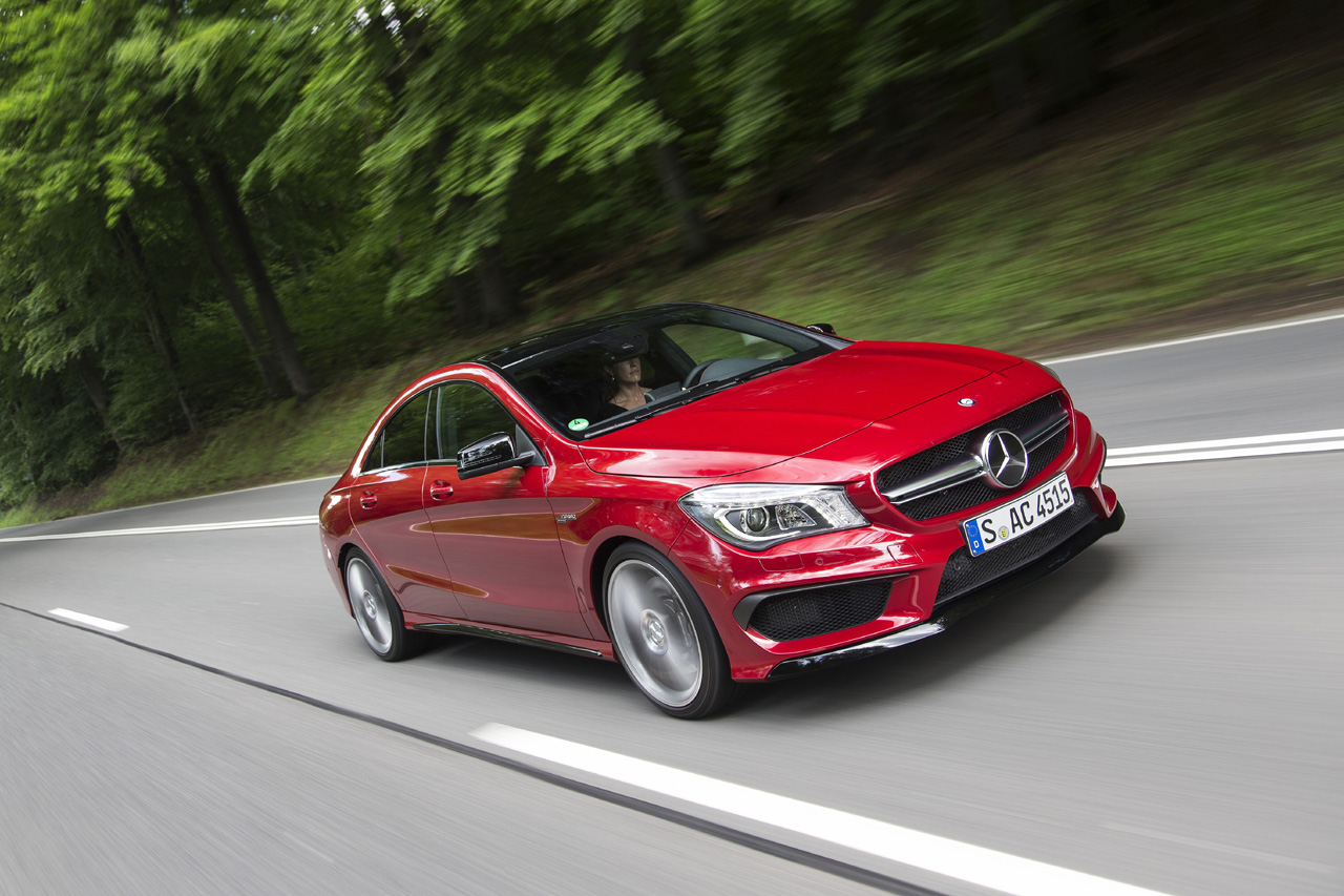 AMG_A45 + AMG CLA_45_ Bilster_Berg 画像｜スタイリッシュでスポーティ、高級感にもあふれるメルセデス・ベンツの ...