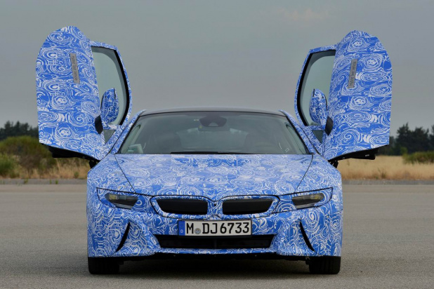 「「BMW i8」走行シーンと詳細を公開」の16枚目の画像