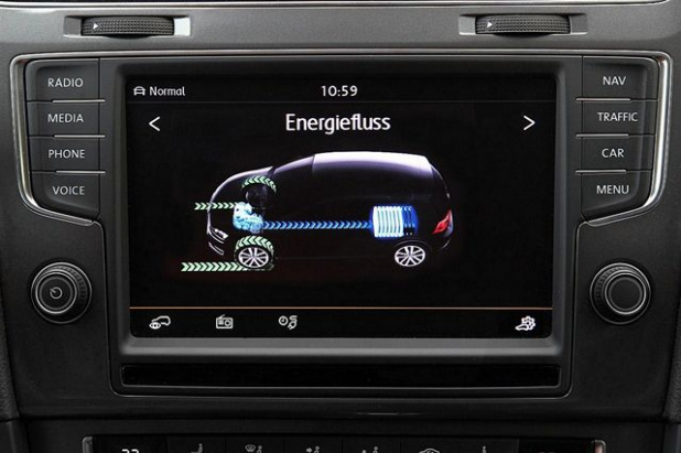 「VW｢e-Golf｣、独首相を招いてEV版を発表!【フランクフルトモーターショー】」の10枚目の画像