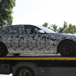「2017年BMW新型5シリーズ初捕獲!」の2枚目の画像ギャラリーへのリンク