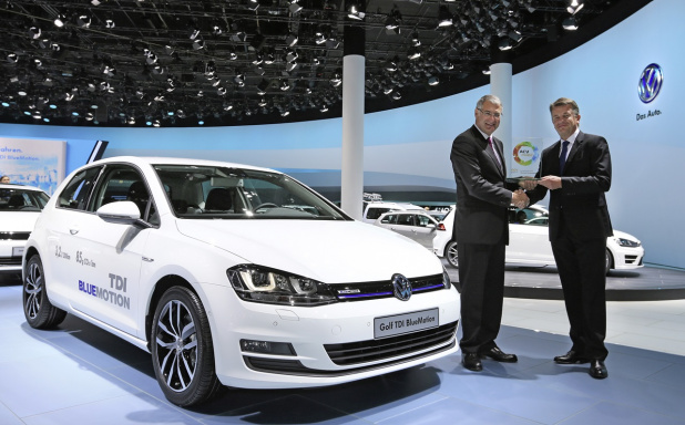 「VW｢e-Golf｣、独首相を招いてEV版を発表!【フランクフルトモーターショー】」の12枚目の画像