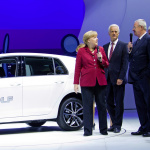 「VW｢e-Golf｣、独首相を招いてEV版を発表!【フランクフルトモーターショー】」の15枚目の画像ギャラリーへのリンク