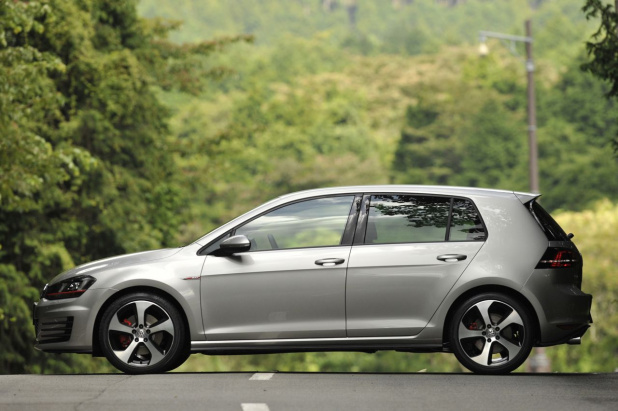 「VW「ゴルフGTI」世界最高コスパのスポーツカー 燃費はリッター15.9kmで価格は369万円」の15枚目の画像