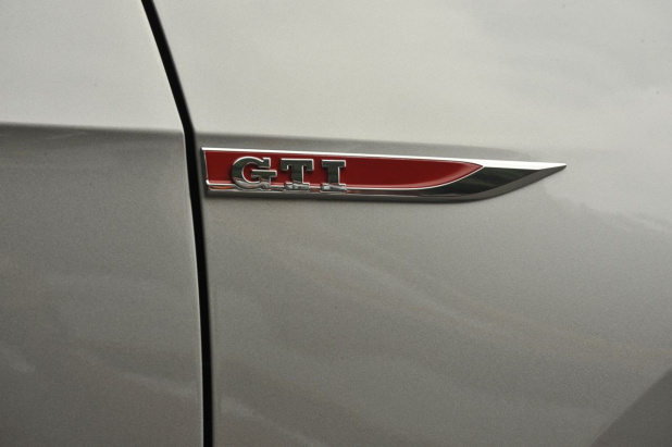 「VW「ゴルフGTI」世界最高コスパのスポーツカー 燃費はリッター15.9kmで価格は369万円」の9枚目の画像