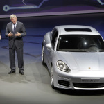 「VW｢e-Golf｣、独首相を招いてEV版を発表!【フランクフルトモーターショー】」の1枚目の画像ギャラリーへのリンク