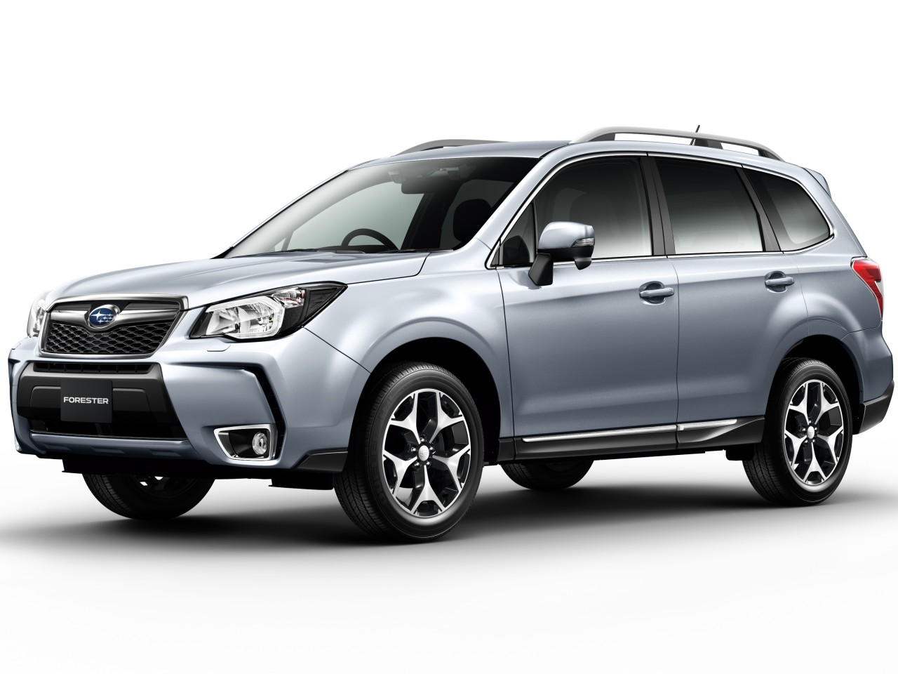 Subaru Forester 画像 高級車からの乗り換えにもおすすめ 夫婦で乗りたい安全性の高いクルマ ベスト5 Clicccar Com