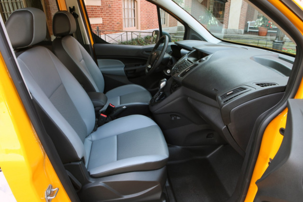 「「フォード・トランジット・コネクト・タクシー」画像ギャラリー ─ アメリカの次世代イエローキャブ？」の17枚目の画像