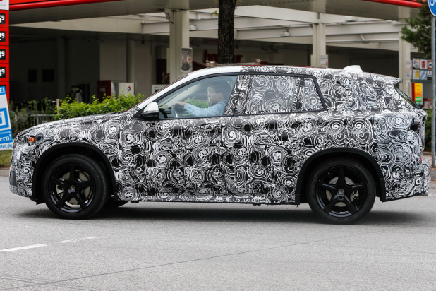 「BMW最小SUVの名は「FAST」と判明！」の4枚目の画像