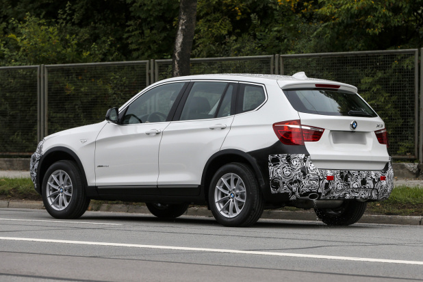 「BMW「X3」フェイスリフト最新ショット!」の4枚目の画像