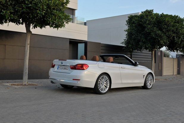 「BMW「4シリーズ・コンバーチブル」がフォトデビュー！」の15枚目の画像