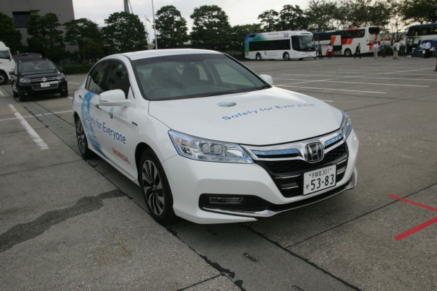「日本は安全技術で世界をリードできるのか？ ITS世界会議東京2013で実験車に試乗」の17枚目の画像