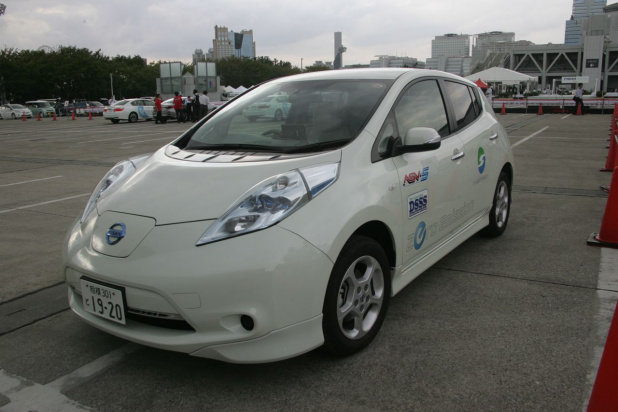 「日本は安全技術で世界をリードできるのか？ ITS世界会議東京2013で実験車に試乗」の15枚目の画像