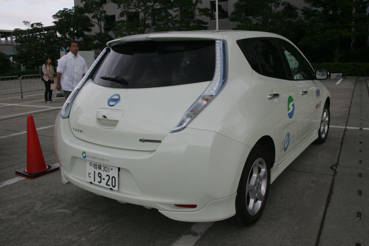 「日本は安全技術で世界をリードできるのか？ ITS世界会議東京2013で実験車に試乗」の14枚目の画像