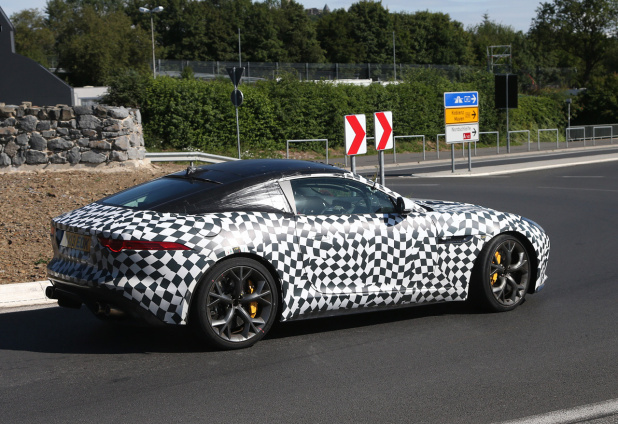 「最高時速315km! ジャガーのホットモデルをスクープ」の4枚目の画像