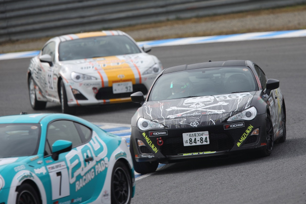 「ヨコハマ織戸学が初優勝に輝く DTECは来期の挑戦を誓う!【86/BRZレース参戦記21】」の2枚目の画像