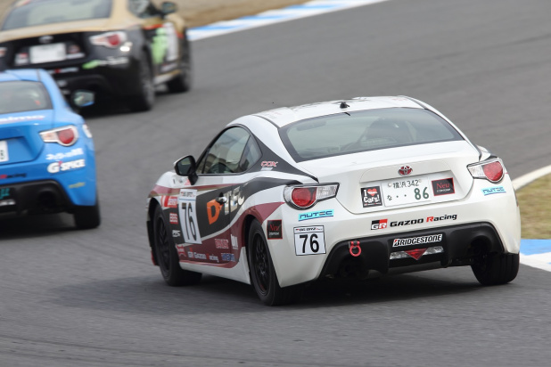 「ヨコハマ織戸学が初優勝に輝く DTECは来期の挑戦を誓う!【86/BRZレース参戦記21】」の3枚目の画像