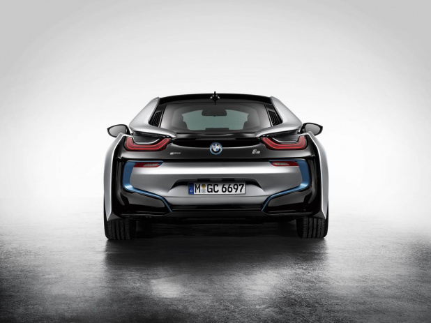 「BMW i8画像ギャラリー ─ 1.5LのHVで2000万円級の新世代スーパーカー」の21枚目の画像