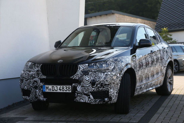 「新型BMW X4のインパネ独占初公開スクープ!」の1枚目の画像
