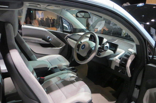 「BMW i3/i8、価格は8％の消費税込みで499万円から1917万円で登場!」の28枚目の画像