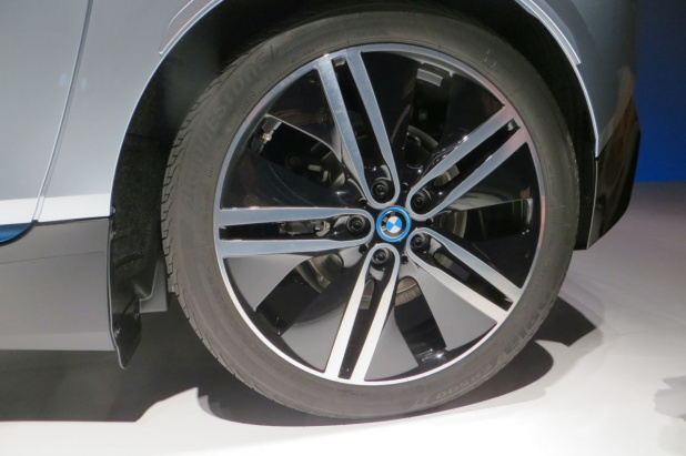 「BMW i3/i8、価格は8％の消費税込みで499万円から1917万円で登場!」の5枚目の画像