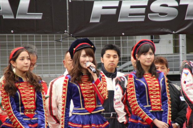 「AKB48もクルマの楽しさを体験! トヨタガズーレーシングフェスティバル2013」の14枚目の画像
