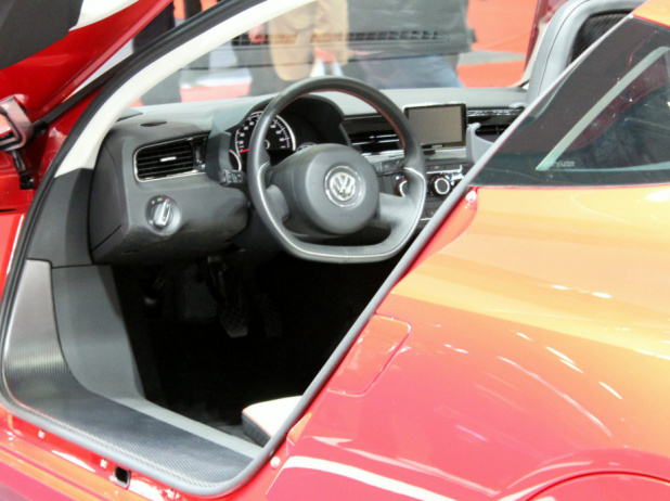 「VW本気のエコ！リッター100km超のXL1とEVのe-UP!【東京モーターショー2013】」の8枚目の画像