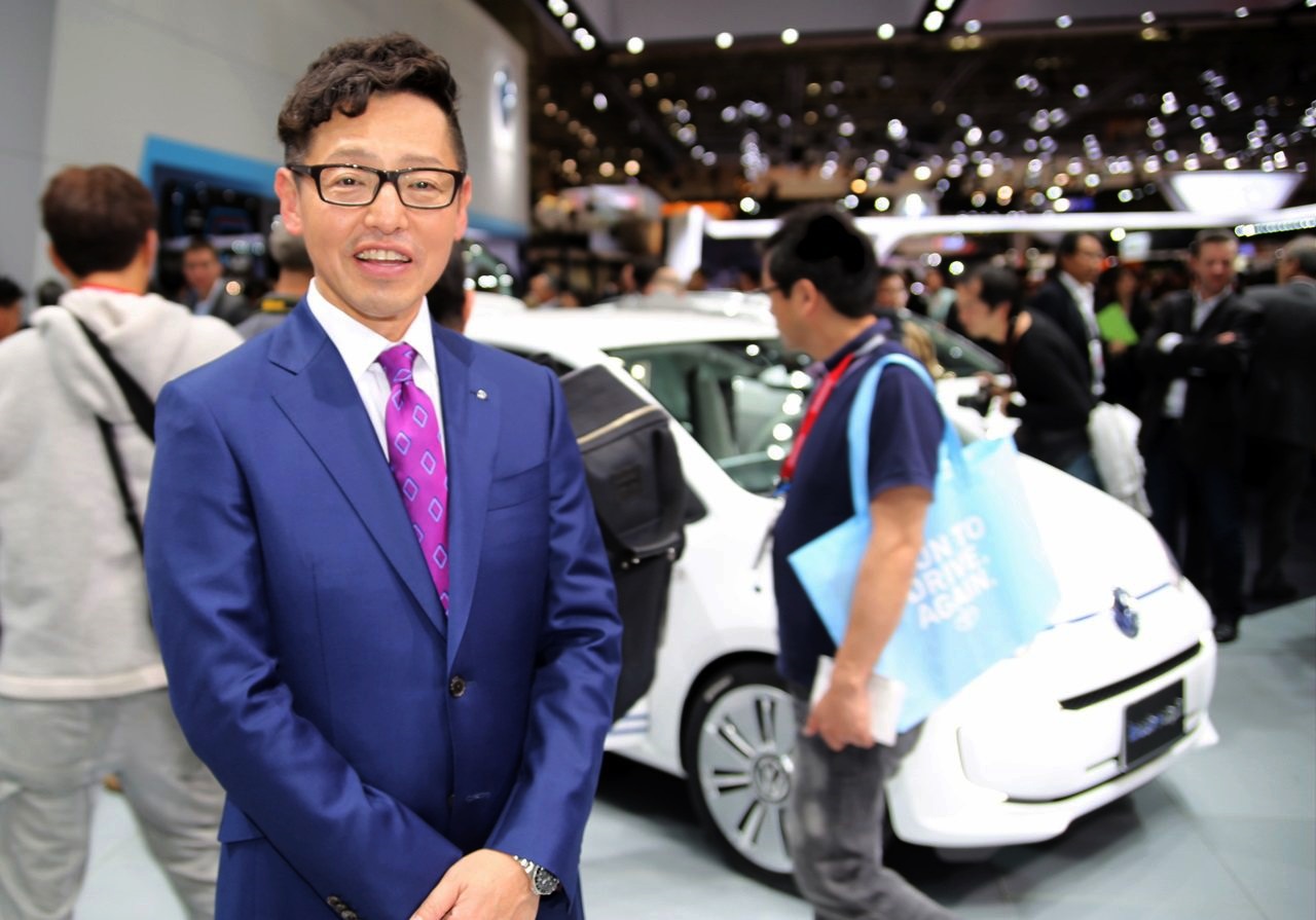 「VWが「リッター91km」の超低燃費な「twin up!」を世界初披露!【東京モーターショー2013】」の1枚目の画像