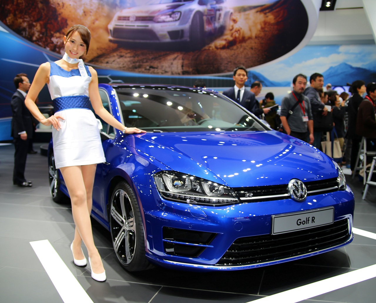 「VWが「リッター91km」の超低燃費な「twin up!」を世界初披露!【東京モーターショー2013】」の4枚目の画像