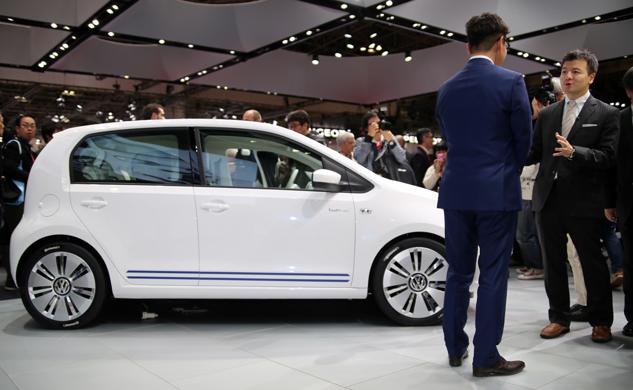 「VWが「リッター91km」の超低燃費な「twin up!」を世界初披露!【東京モーターショー2013】」の5枚目の画像