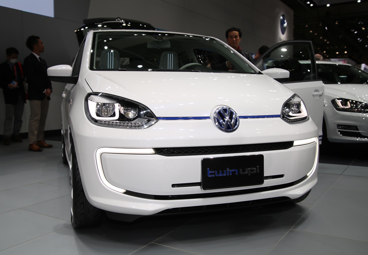 「VWが「リッター91km」の超低燃費な「twin up!」を世界初披露!【東京モーターショー2013】」の6枚目の画像