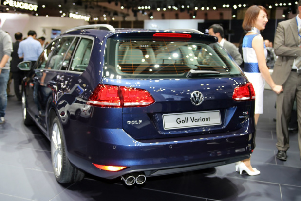 「VWが「リッター91km」の超低燃費な「twin up!」を世界初披露!【東京モーターショー2013】」の7枚目の画像