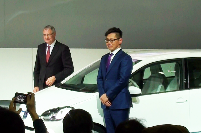 「VWが「リッター91km」の超低燃費な「twin up!」を世界初披露!【東京モーターショー2013】」の15枚目の画像