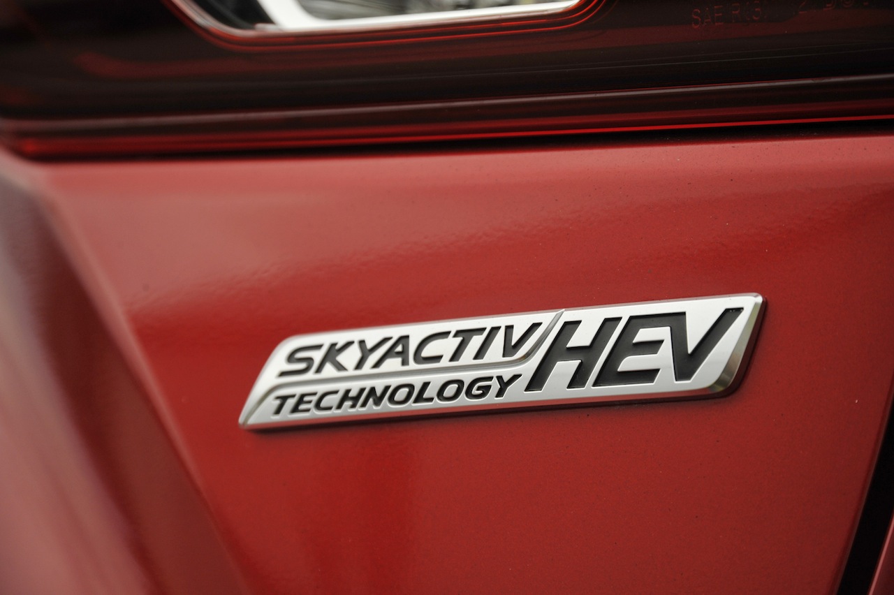 Mazda Axela Hybrid 03 画像 新型アクセラ ハイブリッドはプリウスとどう違う マツダ アクセラ試乗記01 Clicccar Com