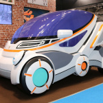 「ガンダムデザイン」から生まれたマイクロEV【東京モーターショー2013】 - mirai02