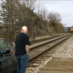 「迫る列車と衝突回避した驚きの方法は？【動画】」の1枚目の画像ギャラリーへのリンク