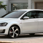 輸入車シェア8%突破! VW、ベンツの低価格モデルが好調 - VW_Golf_GTI