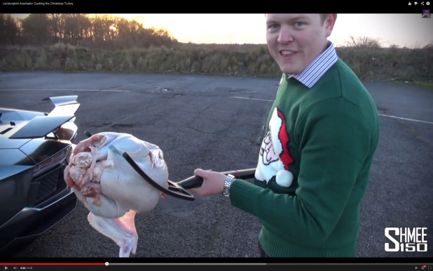 「ランボルギーニがクリスマスに七面鳥を焼いた!【動画】」の2枚目の画像