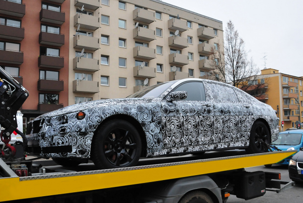 「新型BMW 5シリーズ・セダンを初生スクープ!!」の2枚目の画像