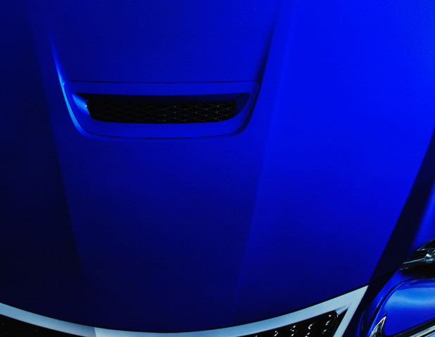 「レクサスの新しい「F」、エンジンフードを公開【デトロイトショー2014】」の2枚目の画像