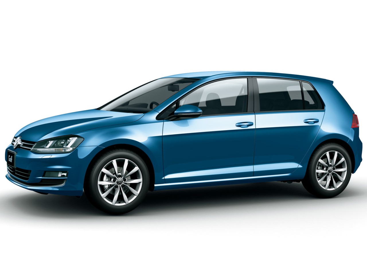 Tsi high line. Фольксваген гольф 2015. BLUEMOTION автомобиль. Volkswagen Golf Plus. Фольксваген гольф японка.