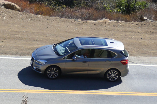 「初のFF、BMW225iアクティブツアラー撮影現場潜入スクープ!」の6枚目の画像