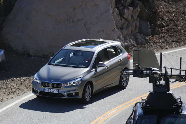 「初のFF、BMW225iアクティブツアラー撮影現場潜入スクープ!」の7枚目の画像
