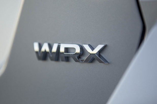 「スバル「WRX 2015」画像ギャラリー ─ WRX STI登場直前？ 直噴ターボと6MTの組み合わせ」の4枚目の画像