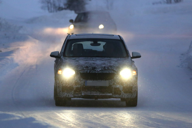 「新型BMW X1耐寒テストに初登場スクープ!」の1枚目の画像
