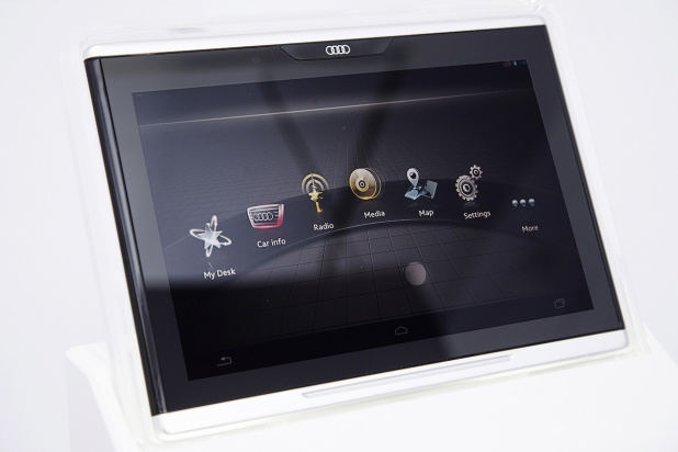 「アウディがタブレット端末「Audi Smart Display」を狙うのは？」の1枚目の画像